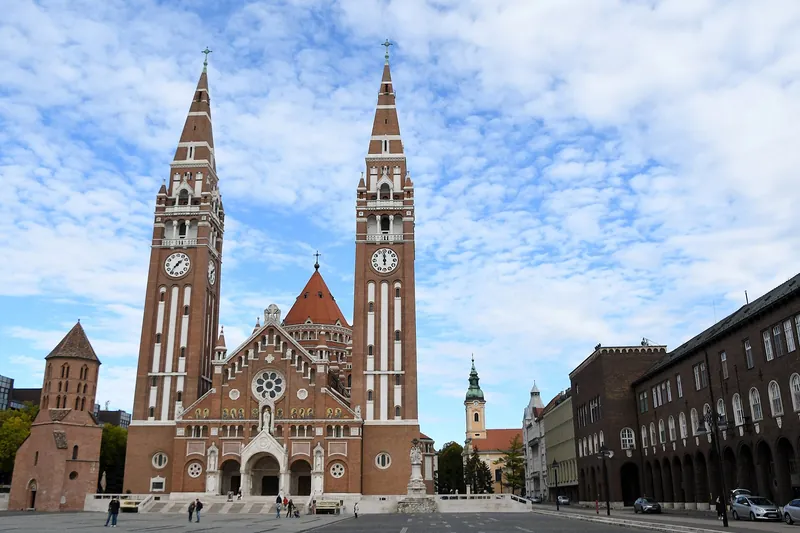 The two towers of the Votive Church on Dóm tér